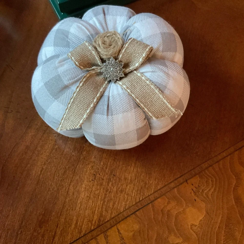 🌸3 for $20🌸 Farmhouse Fabric Gray & White Pumpkin w Rhinestone Accent - Picture 2 of 8